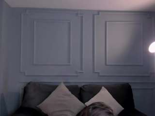 MarianneLane nude on live sex chat