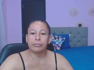 Martina-miilf nude on live sex chat