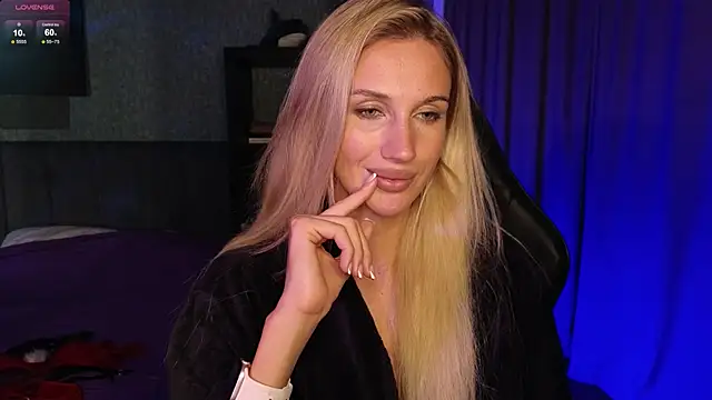 Megan_Kira naked strip on webcam for live sex chat