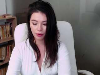 MiaDiamond nude on live sex chat