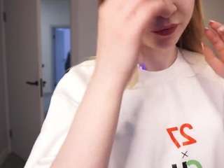 EleneVess nude on live sex chat