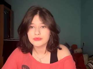 Emilia nude on live sex chat