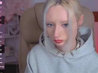 KatiaKim nude on live sex chat