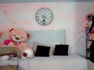 Maria-camilaa nude on live sex chat