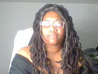 Pettyp90 nude on live sex chat