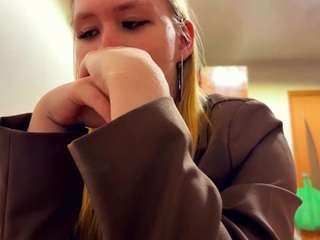 Rose nude on live sex chat