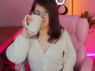 Ariell-Mini nude on live sex chat