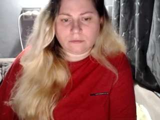 Candycream17 nude on live sex chat