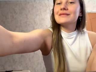 ElnoraDobrasz nude on live sex chat