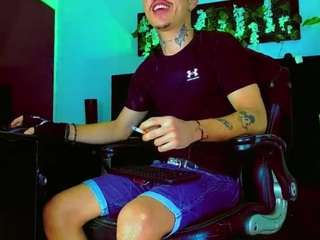 HannibalLest203 nude on live sex chat