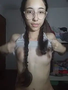 isaaabelaaa naked strip on webcam for live sex chat