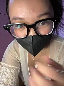 Leeeiuu naked strip on webcam for live sex chat
