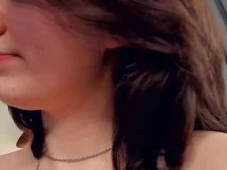 LynnaDollins nude on live sex chat