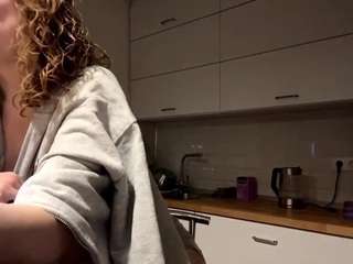 SharronHelzer nude on live sex chat