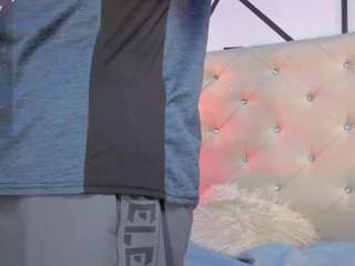 Andrew-Brownn nude on live sex chat