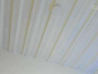 Annie nude on live sex chat