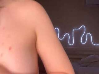Emilia nude on live sex chat