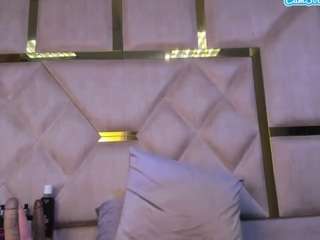 Kendal77 nude on live sex chat