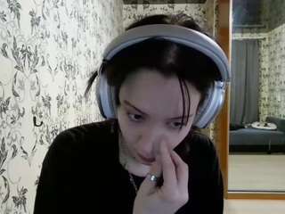 Lucy nude on live sex chat