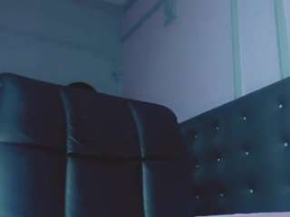 Miabigcock nude on live sex chat