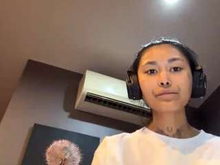 MistiMinissale nude on live sex chat