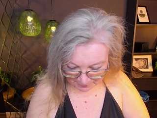 NataliMellow nude on live sex chat
