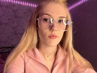 OpalKieft nude on live sex chat