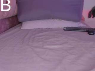 Sweet-booty nude on live sex chat