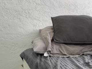 Alice nude on live sex chat