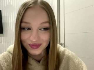 Annie nude on live sex chat