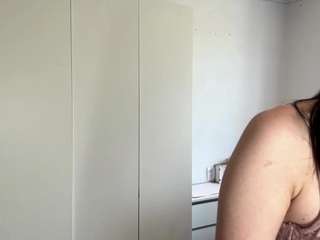 CarolannLakey nude on live sex chat