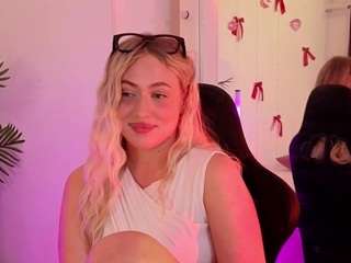 ChristyMarshall nude on live sex chat
