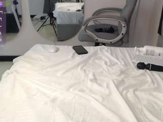 Genesismoretz nude on live sex chat