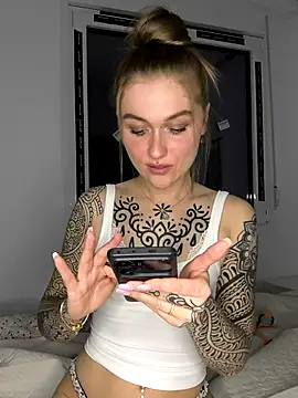 Goldi159 naked strip on webcam for live sex chat