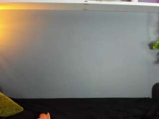 Kira-Exe nude on live sex chat