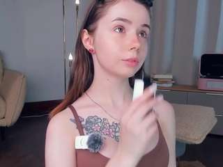 OdelynEglin nude on live sex chat