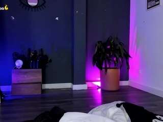 Ravenwittch nude on live sex chat
