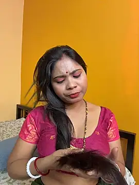 RedQQueen naked strip on webcam for live sex chat