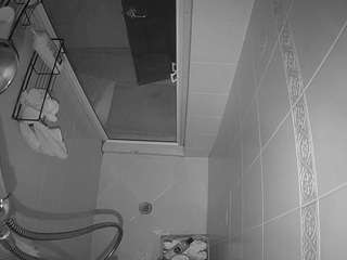 Sexy Girl Shower nude on live sex chat