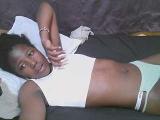 AFRI-QUEEN nude on live sex chat