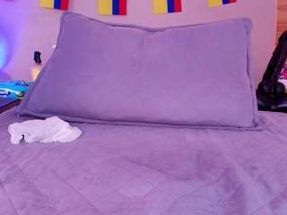 Aurora-mr nude on live sex chat
