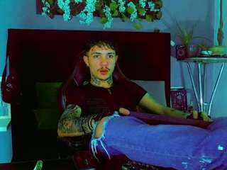 HannibalLest203 nude on live sex chat