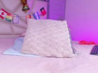 Kenda-ll nude on live sex chat