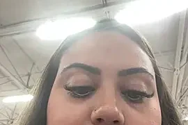 lariic naked strip on webcam for live sex chat