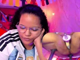 Mhia-Rey nude on live sex chat