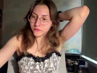 Mia nude on live sex chat