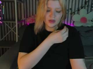 Michele nude on live sex chat