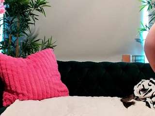 Miss Luna Rae nude on live sex chat