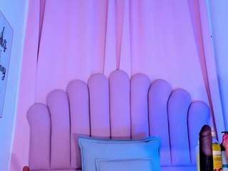 NicoleMadrird nude on live sex chat