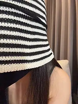 nide-laoshi naked strip on webcam for live sex chat